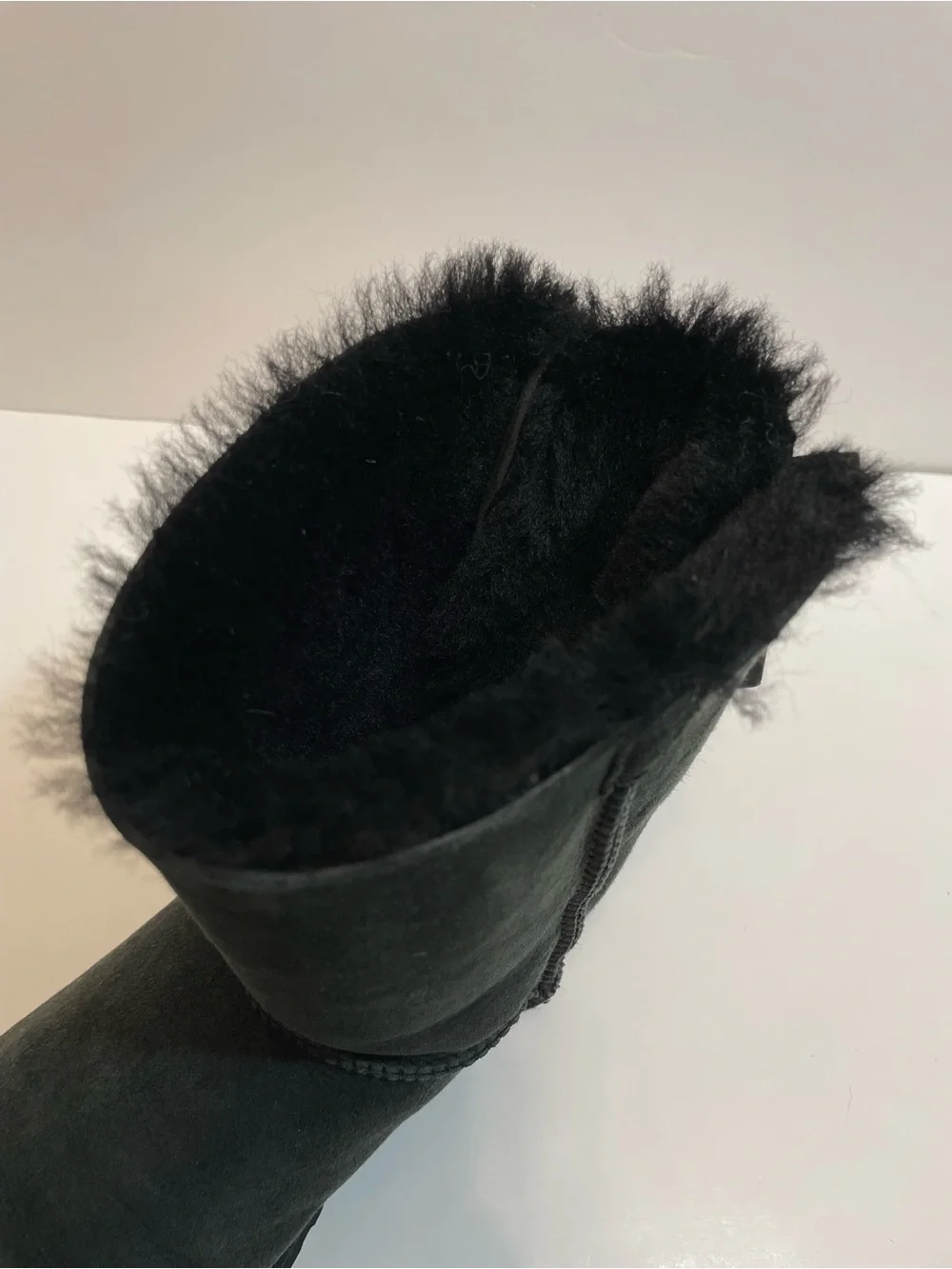 UGG Women's Bailey Bow II Black Shearling Boots Size 8